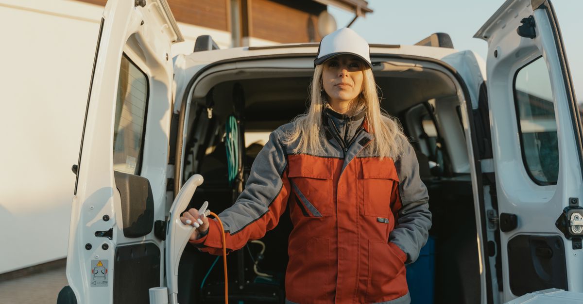 locksmith service technician — Maple Guard Security Mississauga