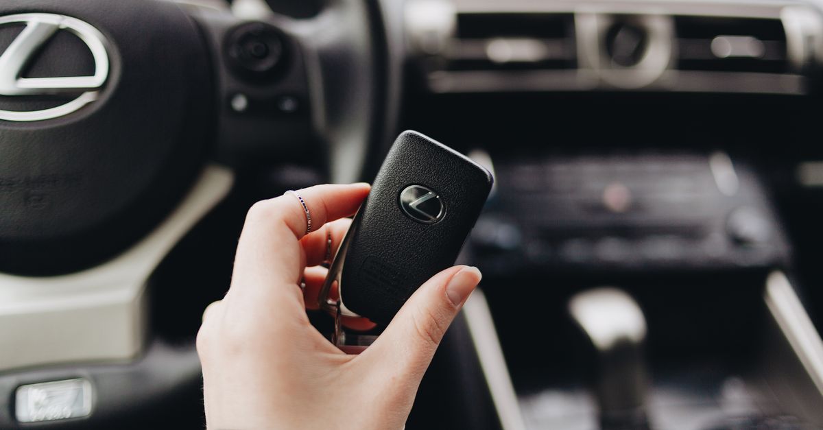 How Transponder Key Programming Works — and Why It Matters — Maple Guard Security Mississauga
